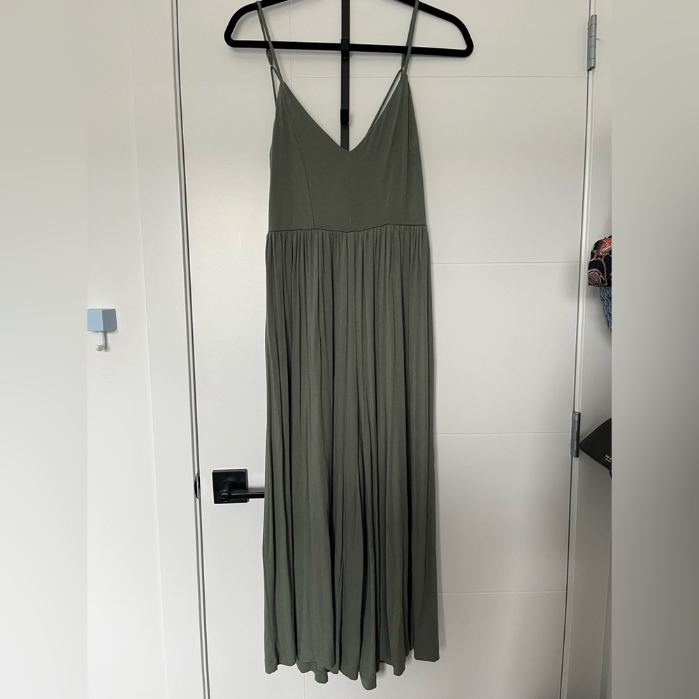 Olive Green V-Neck pleated Jumpsuit